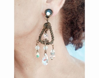 Pendientes largos con clip de cristal Swarovski y bronce estampado. Diseño francés. Hechos a mano. Sin níquel. Regalo ideal para ella.
