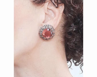 Anciennes boucles d'oreilles clips tombantes résine rouge bijou vintage 2025