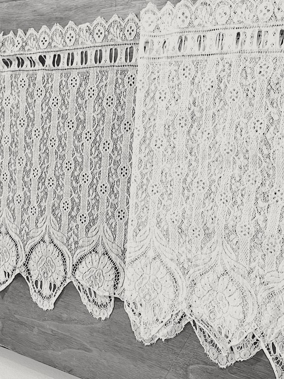 Antique Edwardian Handmade Bobbin Lace Bridal Veil Mantle Valance Accessory circa 1890