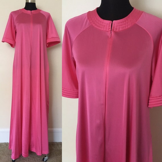 Vintage Vanity Fair nightgown // 1970s house dress