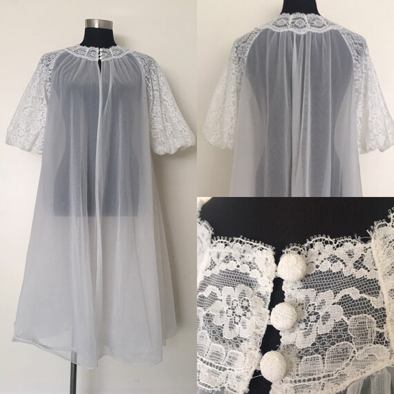 Vintage vanity fair // 1950s Lingerie peignoir