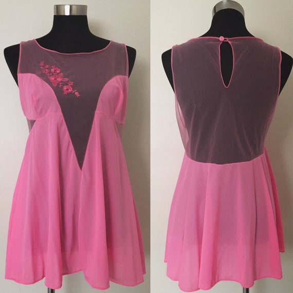 Vintage 1960s babydoll lingerie nightie