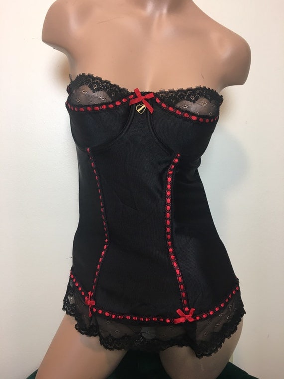 Vintage Darling lingerie corset bustier bra