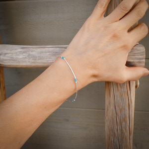 Fijne inheemse vloeibare zilveren turkooizen kralenarmband, cadeau voor moeder