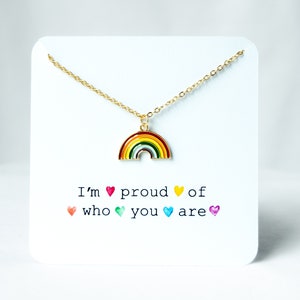 Trots op je Rainbow Pride Charm Ketting, LGBTQ Pride Sieraden, Regenboogketting, Liefde is Love Pride Month, Pride Month Sieraden, Coming Out Gift