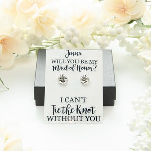 Binden Sie die Knoten Ohrringe Trauzeugin der Ehre Vorschlag Geschenk, personalisierte Braut Party Geschenk, Brautjungfer Hochzeitsschmuck, benutzerdefinierte Silber Braut Ohrring