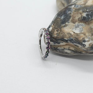 Brinco de concha de ouro maciço com clicker de septo de topázio verde místico, joia de piercing de hélice