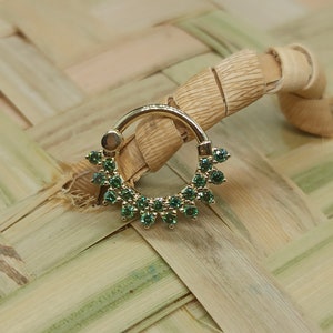 Daith Piercing Jewelry 14k Ouro Sólido Duplo Diamantes Verdes Brinco Hélice Anel de Cartilagem Nariz Argola