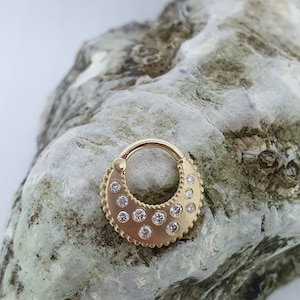 Brinco de cartilagem de septo com diamantes do céu estrelado, brinco Daith de ouro maciço 14k, argola Helix, acabamento fosco
