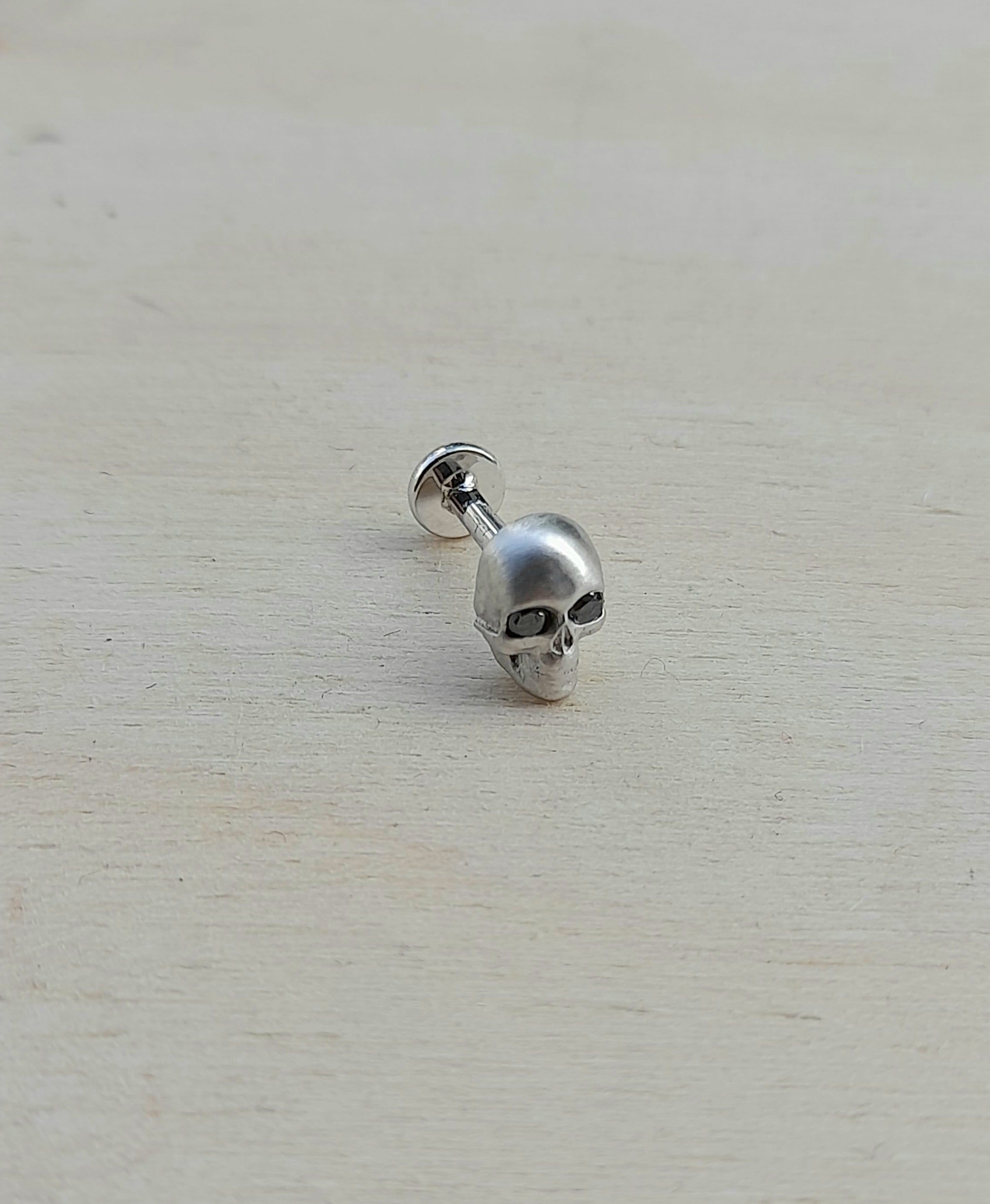 Skull labret jewelry sale