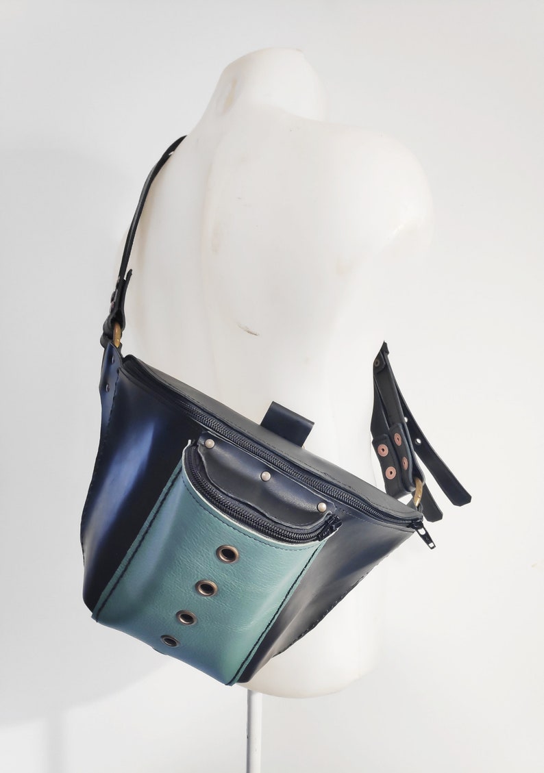 Two-in-one backpack bag in black and green leather. image 5