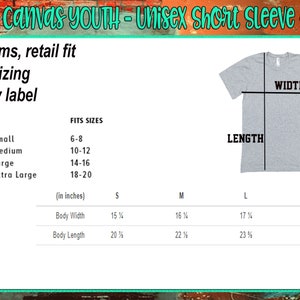 K&ouml;nnte beinhalten: Gr&ouml;&szlig;entabelle f&uuml;r Bella + Canvas Youth Unisex Short Sleeve 3001Y T-Shirts. Die Tabelle zeigt Jugendgr&ouml;&szlig;en YS, YM, YL und YXL, die den Altersgruppen 6-8, 10-12, 14-16 und 18-20 entsprechen. Sie listet auch die K&ouml;rperbreite und -l&auml;nge in Zoll f&uuml;r die Gr&ouml;&szlig;en S, M, L und XL auf.