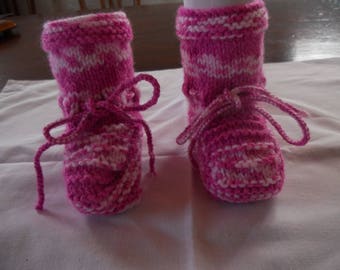 Chaussons bébé en laine acrylique  rose et blanc