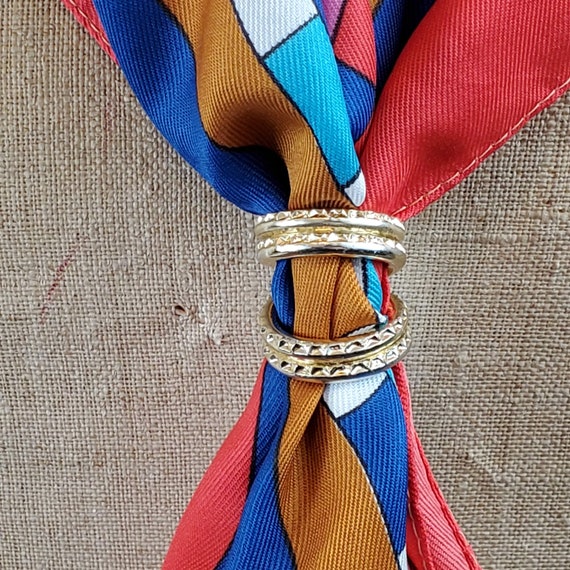 Scarf loop - image 1