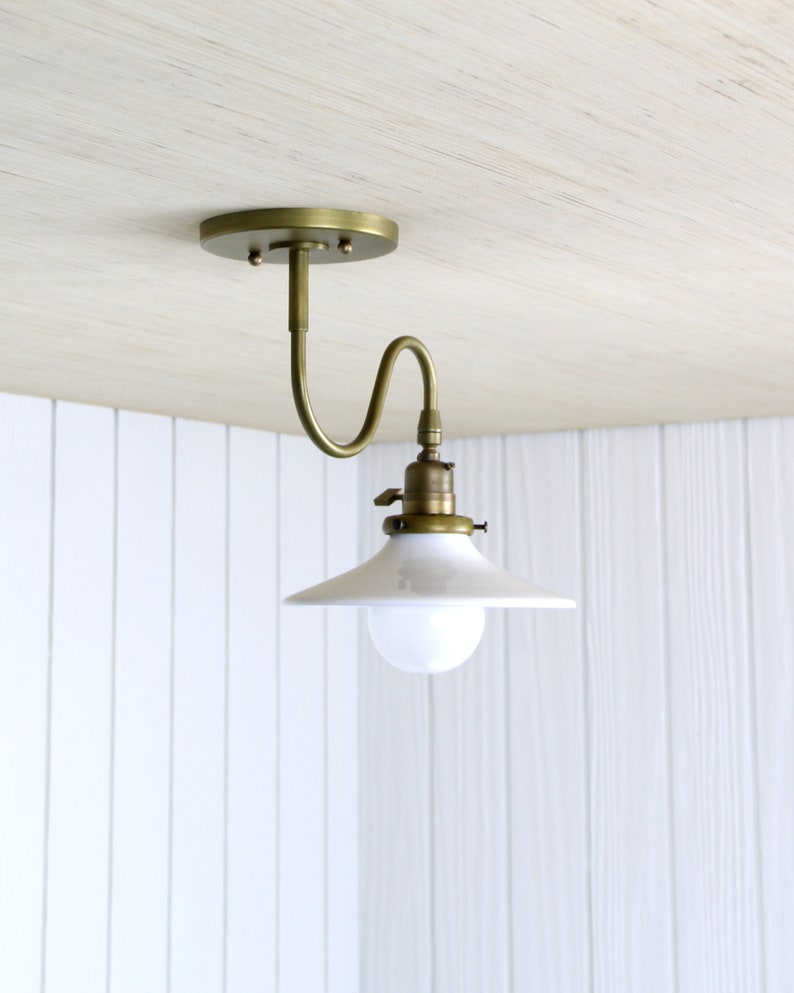 Ondu Flush Mount Lampada da soffitto con braccio curvo ondulato in ottone, paralume in vetro da incasso immagine 8