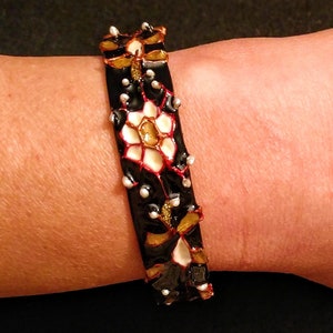 black and white floral Indian bangle | FREE pendant