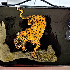 Bolsa para laptop de 17 polegadas | alça de ombro acolchoada leve e rígida | Desenho de leopardo pintado à mão | acabamento brilhante