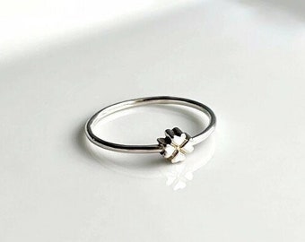 Lucky Clover Fidget Ring, Dainty Anxiety Ring, Four Leaf Clover Thumb Ring, Worry Ring for Women, Nature Jewelry