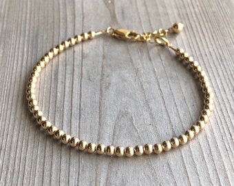 Bracelet boule or 3 mm avec fermoir, bracelet de perles superposé minimaliste, bracelet réglable empilable, cadeau d'anniversaire, cadeau de demoiselle d'honneur