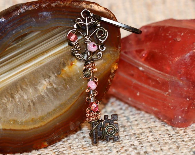 Steampunk Skeleton Keychain – Wire Wrapped Vintage Charm – Pink Bead Victorian Style Accessory