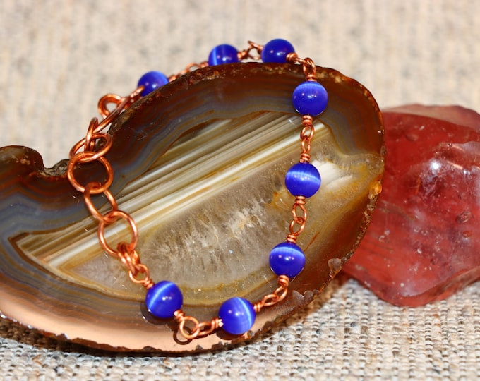 Blue Cat Eye Bead Bracelet – Handmade Copper Links, Hammered Clasp – Adjustable 7-8 Inch Jewelry
