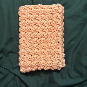 Crochet book/kindle cover