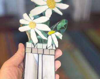Mosaic flower pot: White Daisy