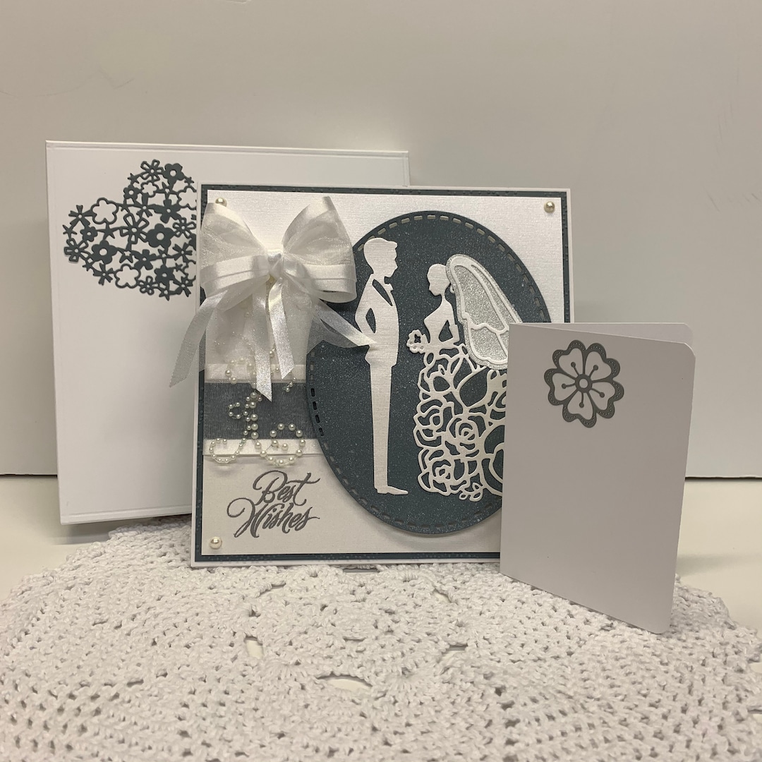 Wedding Card in Silver and White With Beautiful Bride & Groom, Pearl ...