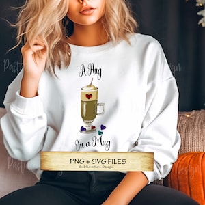 Café dessiné à la main PNG, câlin dans une tasse SVG de café dessiné à la main, Original Latte PNG, Latte svg, câlin dans une tasse Png, conception de café, café amour Png