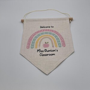 Personalized Rainbow Teacher Classroom Door Sign bild 6