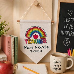 Personalized Rainbow Teacher Classroom Door Sign bild 2