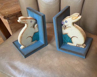 Vintage Hand painted Wooden Rabbit/ Easter Bunny Childrens Bookends VGC!!