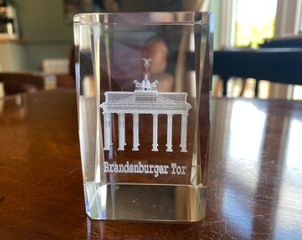 glass 3D paperweight With 3D Brandenburger Tor