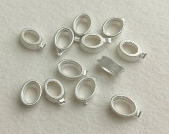 Colletto ovale da 7x5 mm in argento sterling riciclato o incastonatura in pietra fusa in oro 9 ct