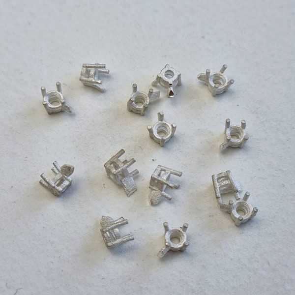 3,5 mm, ronde, 4 griffes, argent sterling recyclé ou or 9 carats, pierre coulée