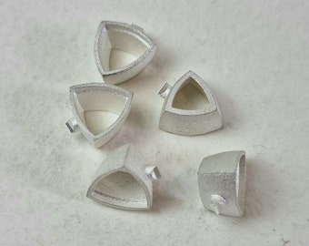 9.5mm Trillion Collet sterling silver or 9ct gold cast stone setting