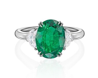 18K White Gold Rings With 3.94 TCW Emerald, Oval Shape and 2 Cadillac Cut Diamond Side Stones G Color/VVS-VS, Rings For Women, Gift for Her