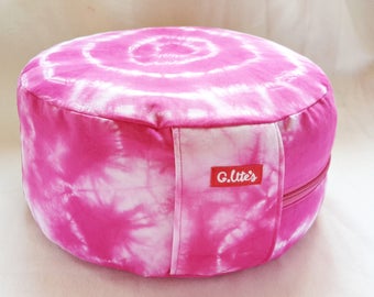 Shibori, round yoga pillow, comfortable meditation pillow, decorative bottom pillow, wellness, pink, batik, Boho