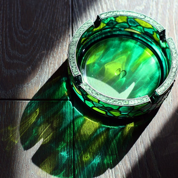 Green glass ashtray,Hand painted ashtray,Unique stained glass, Emerald glass ash tray, Stone Personalized Malachite bowl