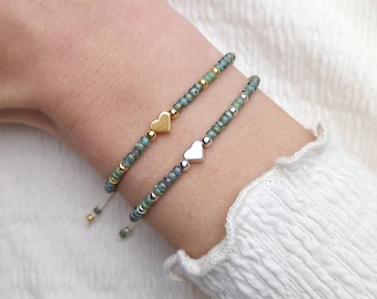 Filigranes Perlenarmband mit Herz aus Miyuki Perlen Grün Gold - Freundschaftsarmband Geschenk für Frauen Makrameearmband minimalistisch