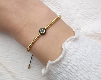 Smiley Perlenarmband Gold aus Miyuki Perlen, Makrameearmband verstellbar, filigran & minimalistisch, Armband für Damen