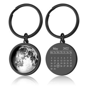 Calendar Keychain with Custom Moon Phase from That Date, Personalized Anniversary Gift For Him or Her, Birthday Gift For Men or Women, C.1