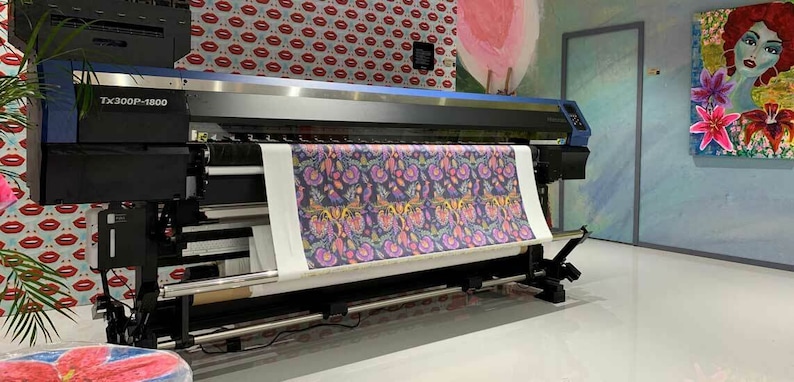 Quilting UK Crafting 100/% Cotton Hibiscus 147 CM Wide Metre for Sewing Face Masks