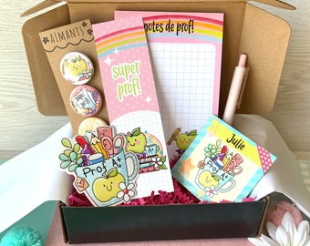 Boîte cadeau pour professeur, message personnalisable , pomme, items scolaires, enseignant, bloc note, aimant, crayon, signet,autocollant