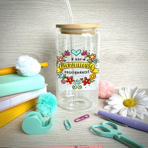 Verre canette, à une merveilleuse enseignante,  avec couvercle en bambou et paille, merci, école , tasse, cadeau, fin d'année