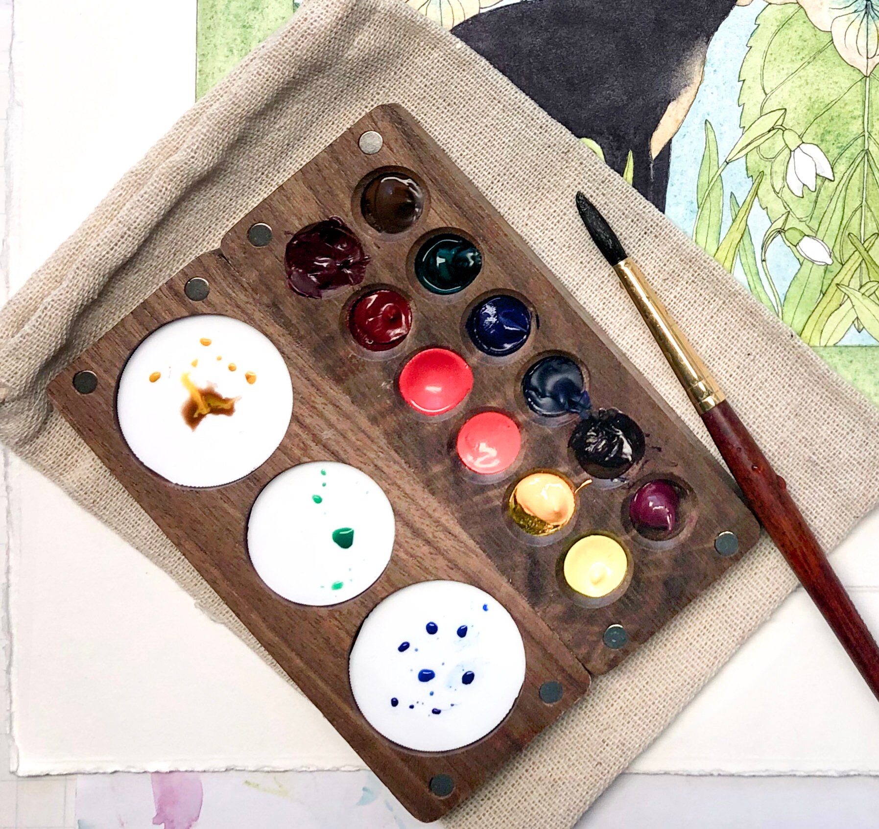 Sandrine Maugy's 12 essential colours in wooden palette