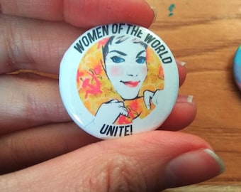 Mulheres do mundo, uni-vos! alfinete de botão de crachá
