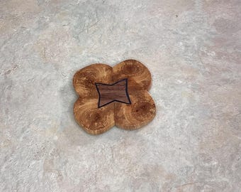 Handmade Wooden Cloverleaf Trivet: Oak, Ash & Walnut with Epoxy Design