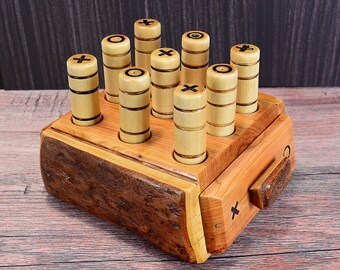 Gioco del tris in legno di ciliegio fatto a mano: giocattolo da tavolo in legno