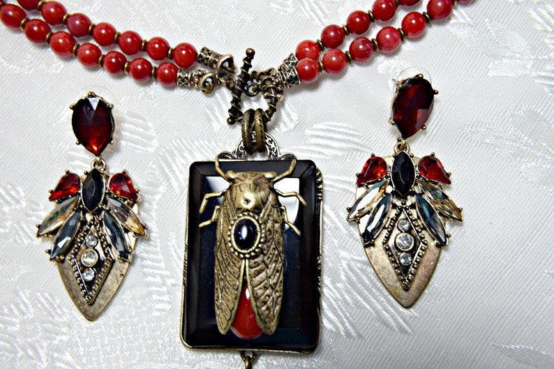 Red and Black Statement Cicada Insect Bee necklace set Bee necklace Gatsby Necklace Set ART DECO Necklace Set Insect necklace set